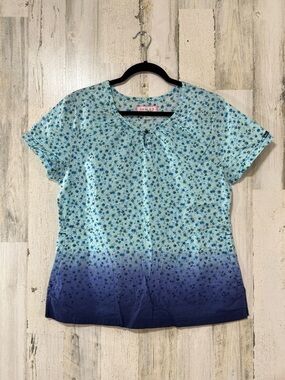 Koi Scrubs Top Short-Sleeve Floral Ombre Top in Light Blue and Navy